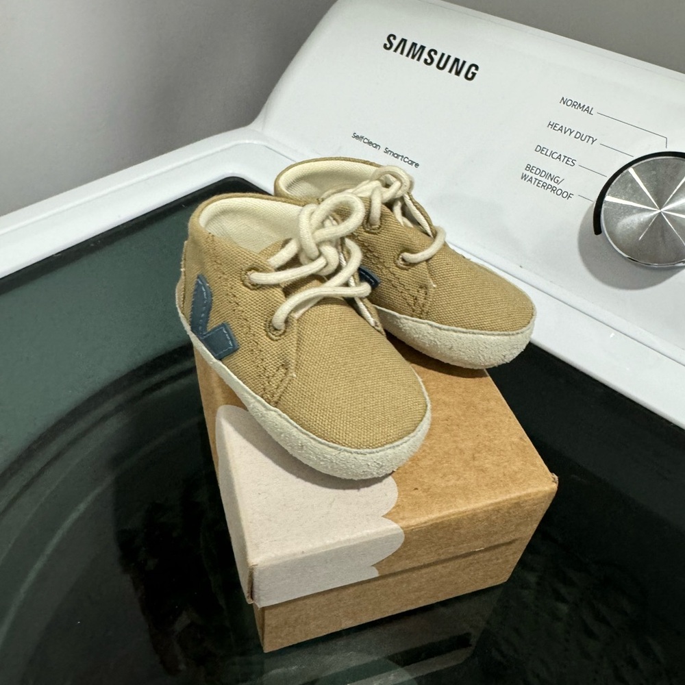 Veja Baby Canvas Crib Shoes